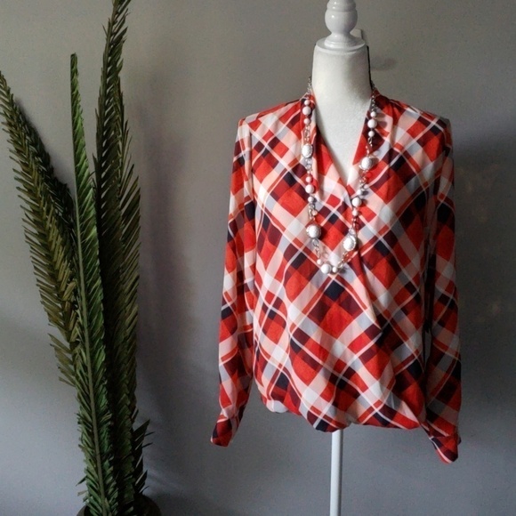 Vince Camuto Modern Voyage red plaid blouse NWT - Picture 2 of 6